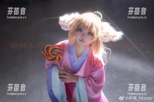 伊喵君_Nya 走进伊喵君_Nya女王的世界:精选图库,猫咪与时尚的完美结合!.txt