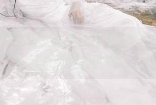 你的负卿全新女孩最新写真套图，带你走进奇幻而真实的世界！.txt