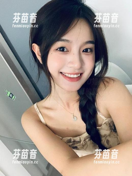 克拉女神 - 独特视角：YOYO姐姐的私拍资源，让你领略不一样的美.txt