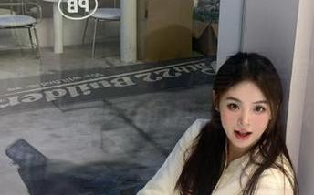 克拉女神 – 原图分享：凌雪奶牛写真中感受自然与少女的甜美交融.txt