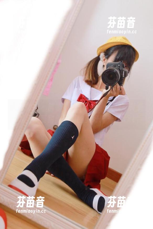 克拉女神 - 解锁“妮子女仆”在线写真资源，享受甜美瞬间的美好时光！.txt