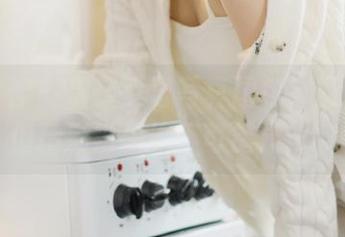 克拉女神 – 瑞莎夏日写真图包，资源不多但精彩纷呈绝不可错过.txt