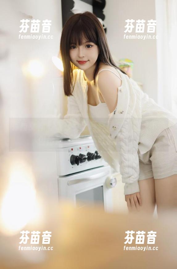 克拉女神 - 瑞莎夏日写真图包，资源不多但精彩纷呈绝不可错过.txt