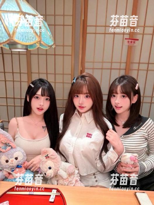 克拉女神 - 芝月短裤写真套图上线，捕捉每个动人瞬间，立即下载享受！.txt