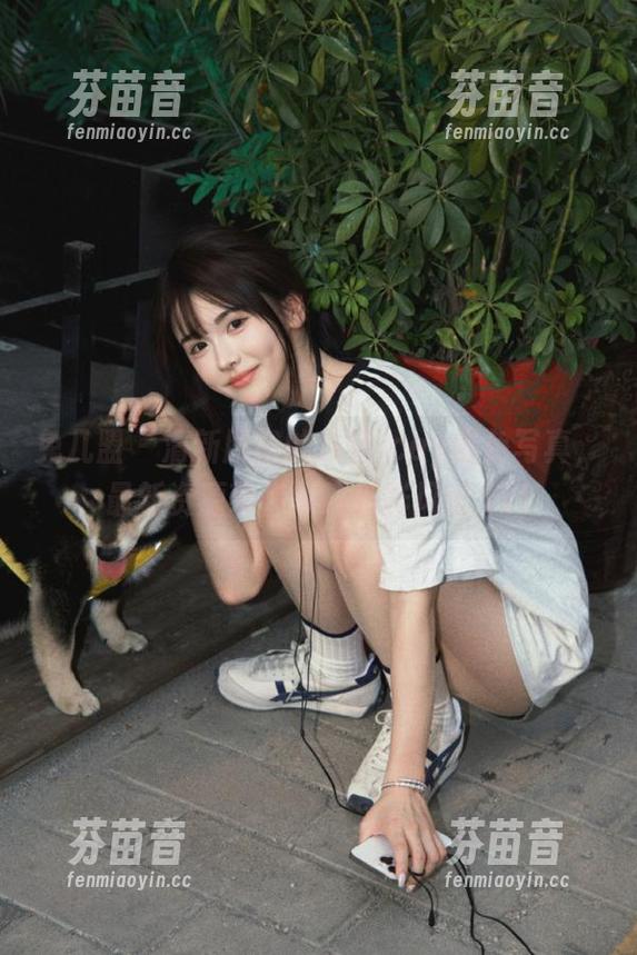兔几盟 - 清新脱俗的八宝icey黑色写真，最新资源带你领略别样风情.txt