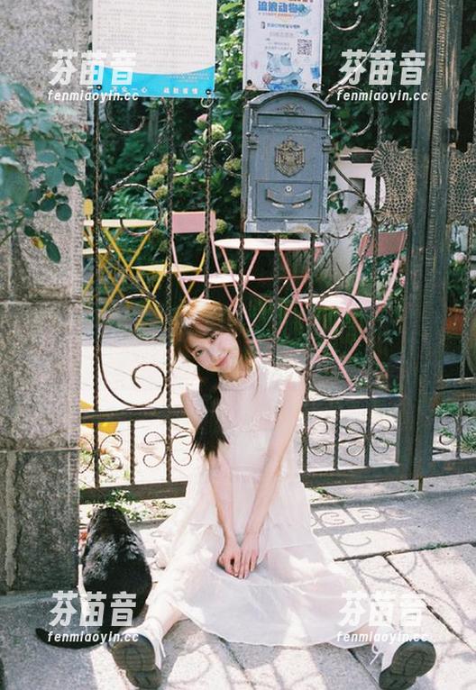 兔玩映画分享：油画少女的原图与梦幻图片解析.txt