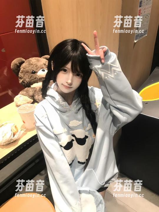 兔玩映画特别呈现：枇杷与白丝的精美写真精选.txt