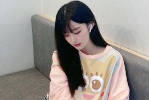 操场偶遇美好时光，兔玩映画写真下载全新系列上线.txt