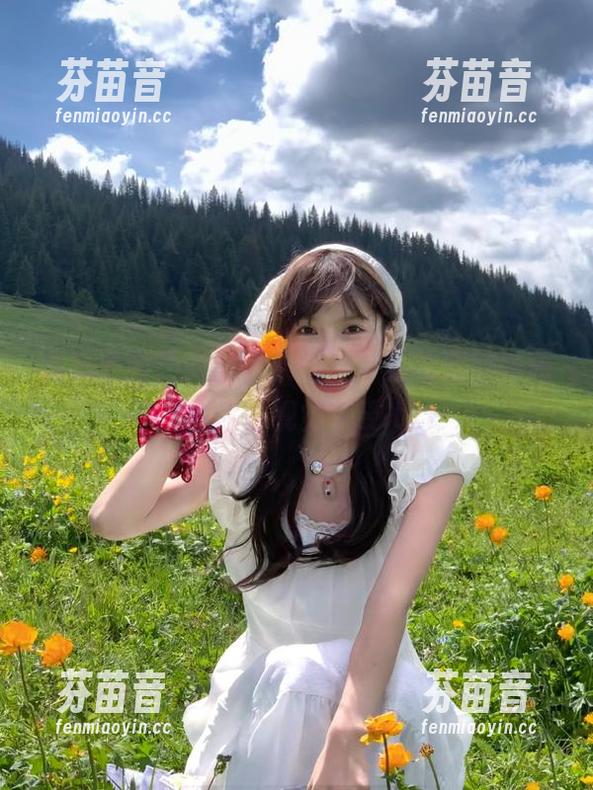 兔玩映画最新图包集锦，学姐的黑丝赛高唤醒你的视觉享受.txt