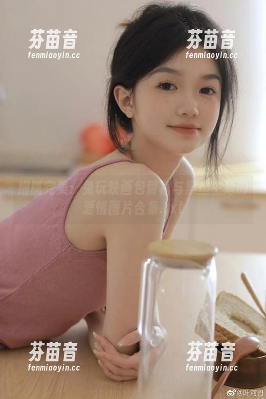 细腻完美：兔玩映画包臀裙与黑丝主题的爱情图片合集.txt