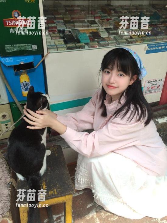 在夏天的阳光下，观看兔玩映画独特写真，体验死库水的魅力.txt