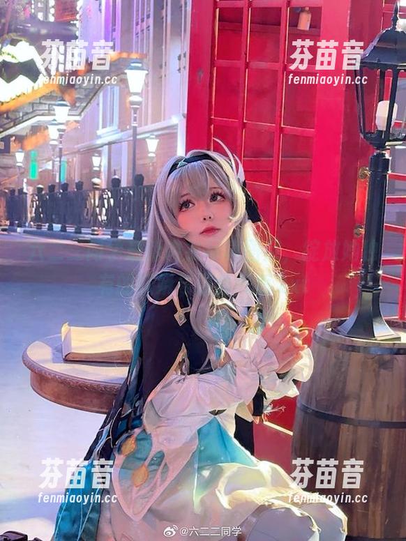 六二二同学最新内衣写真图库，绽放她独有的妖娆与温柔气质.txt