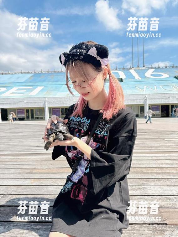 冲田凛花rinka 冲田凛花rinka全新兔女郎写真集,带你领略不一样的性感风情.txt