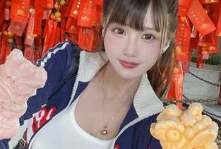 私拍花嫁风情，记录凛子酱的每一帧动人图片.txt