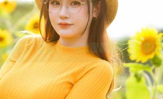 无圣光下的前羽_rr空姐：一组套图展现真实与梦幻的交融.txt