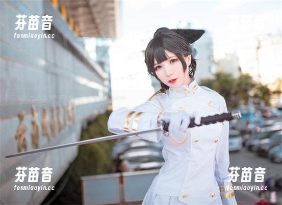 北之北写真集更新：闪耀礼服背后的优雅与独特风格.txt