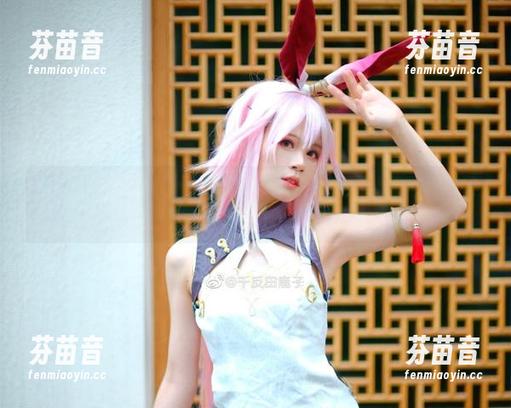 透过视觉享受观看千反田鹿子的罩纱豹纹泳装写真瞬间.txt