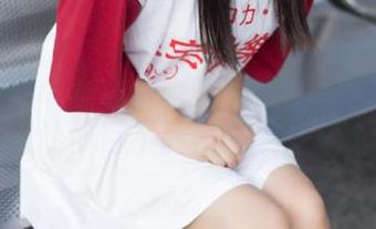 南国足艺 – 黑丝美脚诱惑来袭，静儿私拍套图让你目不转睛心跳加速.txt
