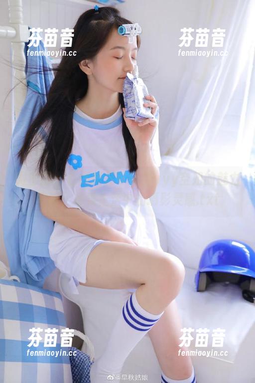 微密圈 - 在线捕捉可可西yyy空姐的魅力写真，感受生活中的摄影灵感.txt
