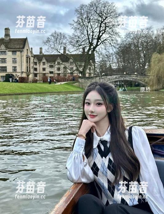 快来欣赏喵糖映画的小猫咪制服图集，搞笑作品直击你的笑点！.txt