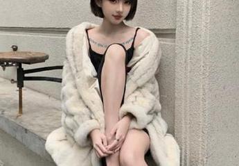 嗲囡囡 – Egg_尤妮丝带来的美足图包更新，绝美照片让你每天都有心动的小惊喜！.txt