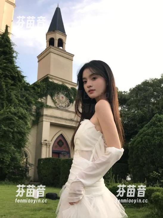 嗲囡囡 - 畅游清凉夏日，PaPa妈咪泳衣作品集带你领略无尽海岸美景，快来下载吧.txt