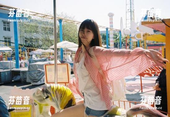 嗲囡囡 - 李筱乔jo修女图集分享：精选的细腻瞬间，展示她与众不同的艺术表达.txt