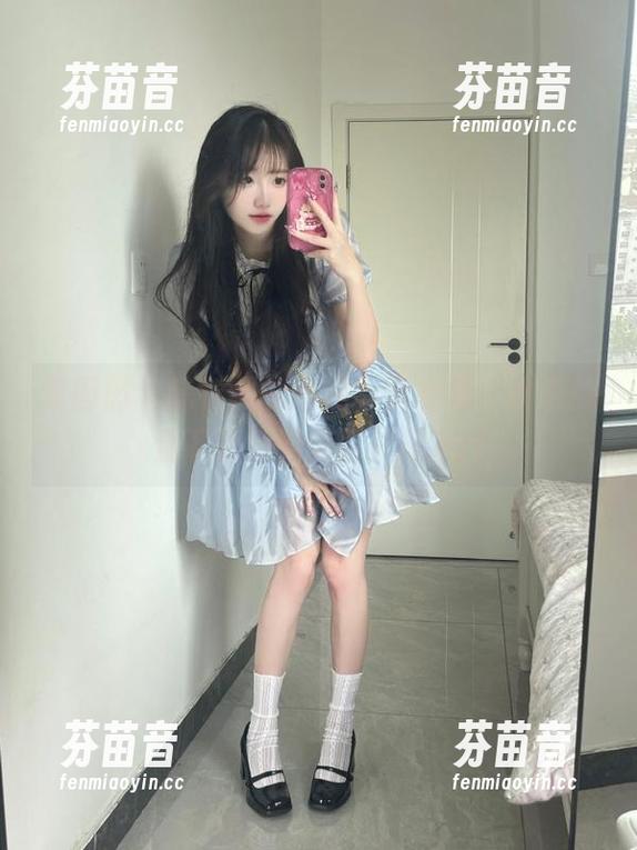 嗲囡囡 - 陈怡曼的清纯写真合集，快来免费下载她的美丽瞬间.txt