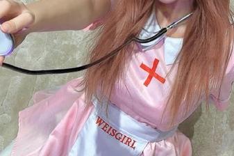 头条女神 – 细腻的周治宇清纯画卷：通过原图与图集，一探其背后的真实与梦幻交织.txt