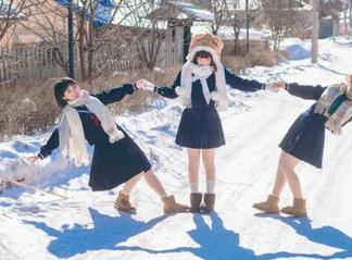 头条女神 – 最新图库惊喜不断！梁芮溪的吊带写真，清新可爱让你乐开怀！.txt