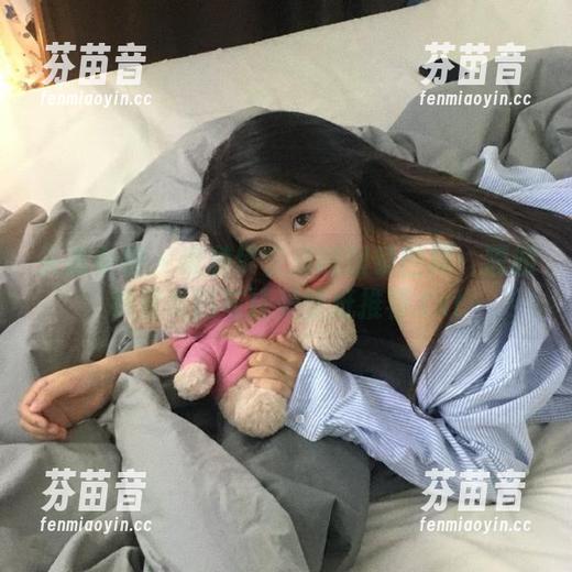 头条女神 - 漫游樊安妮的眼镜世界：震撼视觉美图与精美壁纸推荐.txt