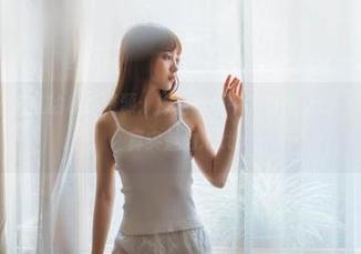 头条女神 – 火儿的私拍资源：裸足写真中的自然之美，尽显女性的真实魅力.txt