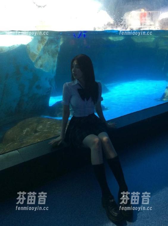 头条女神 - 发现王竹女孩的写真图包：从细节中感受美妙与艺术的完美结合.txt