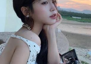 头条女神 – 图册大赏：申美嫣红裙写真，原图背后隐藏的惊人细节！.txt