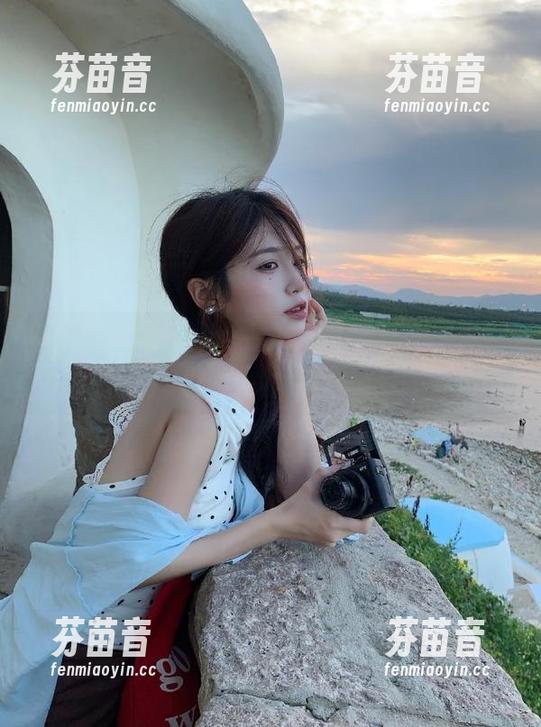 头条女神-申美嫣 头条女神 - 图册大赏:申美嫣红裙写真,原图背后隐藏的惊人细节!.txt