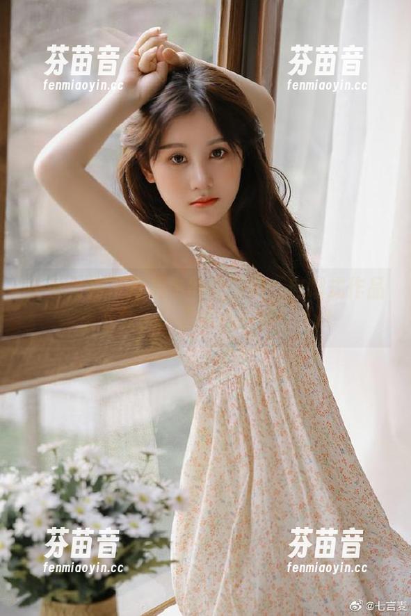 头条女神 - 红裙中的郭婉婷：自嘲式作品集下载，让你会心一笑！.txt