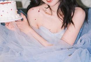 头条女神 – 陈怡曼泳池写真，福利满满让你瞬间沉醉！.txt