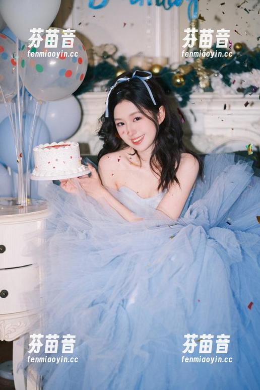 头条女神 - 陈怡曼泳池写真，福利满满让你瞬间沉醉！.txt