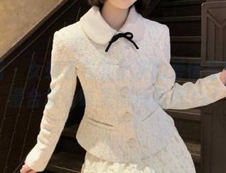 微密圈 – 女刺客与其女友的爱情写真：浪漫合集与唯美图片呈现.txt