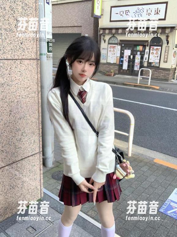 微密圈 - 奶宝妹纸最新写真上线，魅力四射的死库水瞬间！.txt