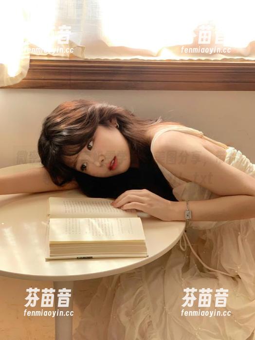 微密圈 - 探索奶雯学妹的美图分享，带你领略校园中的时尚与活力！.txt
