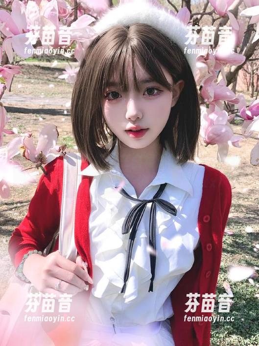 微密圈 - 感受奶雯在白裙里的风采，独特原图与套图带你走进她的世界.txt