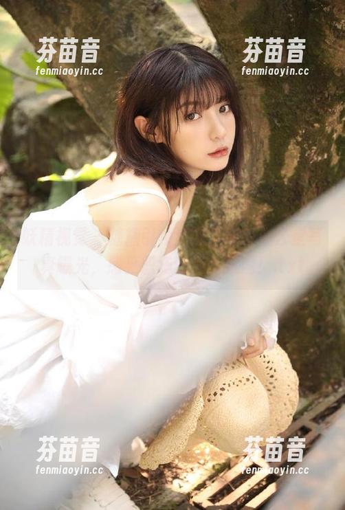 妖精视觉 - 糖糖引领潮流，最新办公室写真曝光，感受职场时尚新风尚！.txt