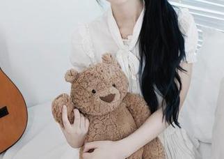 妖精视觉 – 无与伦比的艺术！软软礼服全套写真，火速下载开启视觉之旅！.txt