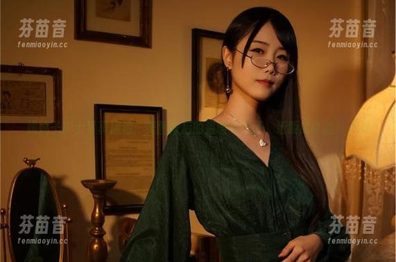 嫣嫣子护士写真精选：美图背后的温暖与关怀，近距离体验！.txt