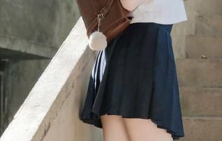 学妹加速跑 – 欣怡在死库水中闪耀，图库分享中感受她的无尽风情.txt