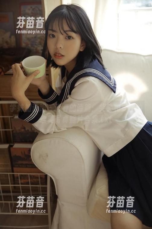 学妹加速跑 - 青春的诗篇：笑笑和夏日的唯美写真照片合集.txt