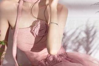 微密圈 – 安妮yoo的蓝色低胸套图更新，太美了让旁观者心醉神迷！.txt