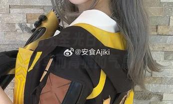 安食Ajiki的无圣光白衬衫写真套图：散发简单而高雅的气息.txt