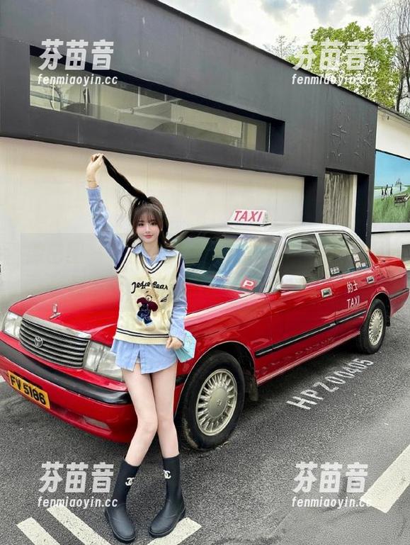 微密圈 - 在宝儿茹171的裸足世界里，探寻写真与图包中的纯净之美.txt